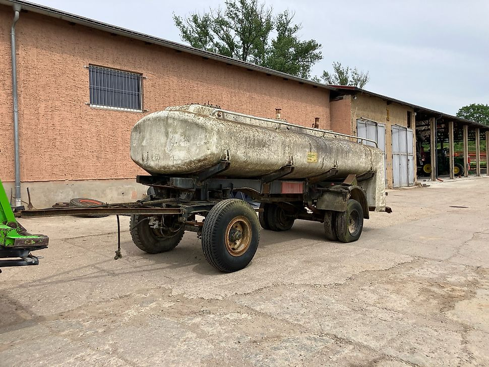 Türpisch Landmaschinen
Herr Christian Türpisch - - Tank trailer: picture 1 Türpisch Landmaschinen
Herr Christian Türpisch - - Tank trailer: picture 1