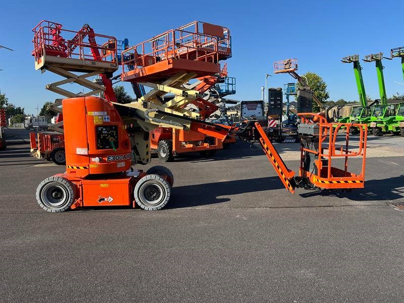 JLG E300 AJP elektro 11m (1791) - Articulated boom: picture 1 JLG E300 AJP elektro 11m (1791) - Articulated boom: picture 1