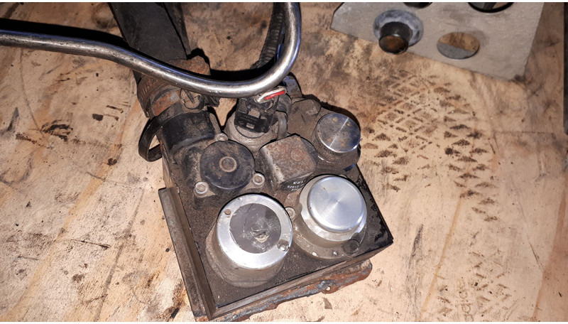 MAN FALCON A2004 - 200BAR - Valve: picture 1 MAN FALCON A2004 - 200BAR - Valve: picture 1