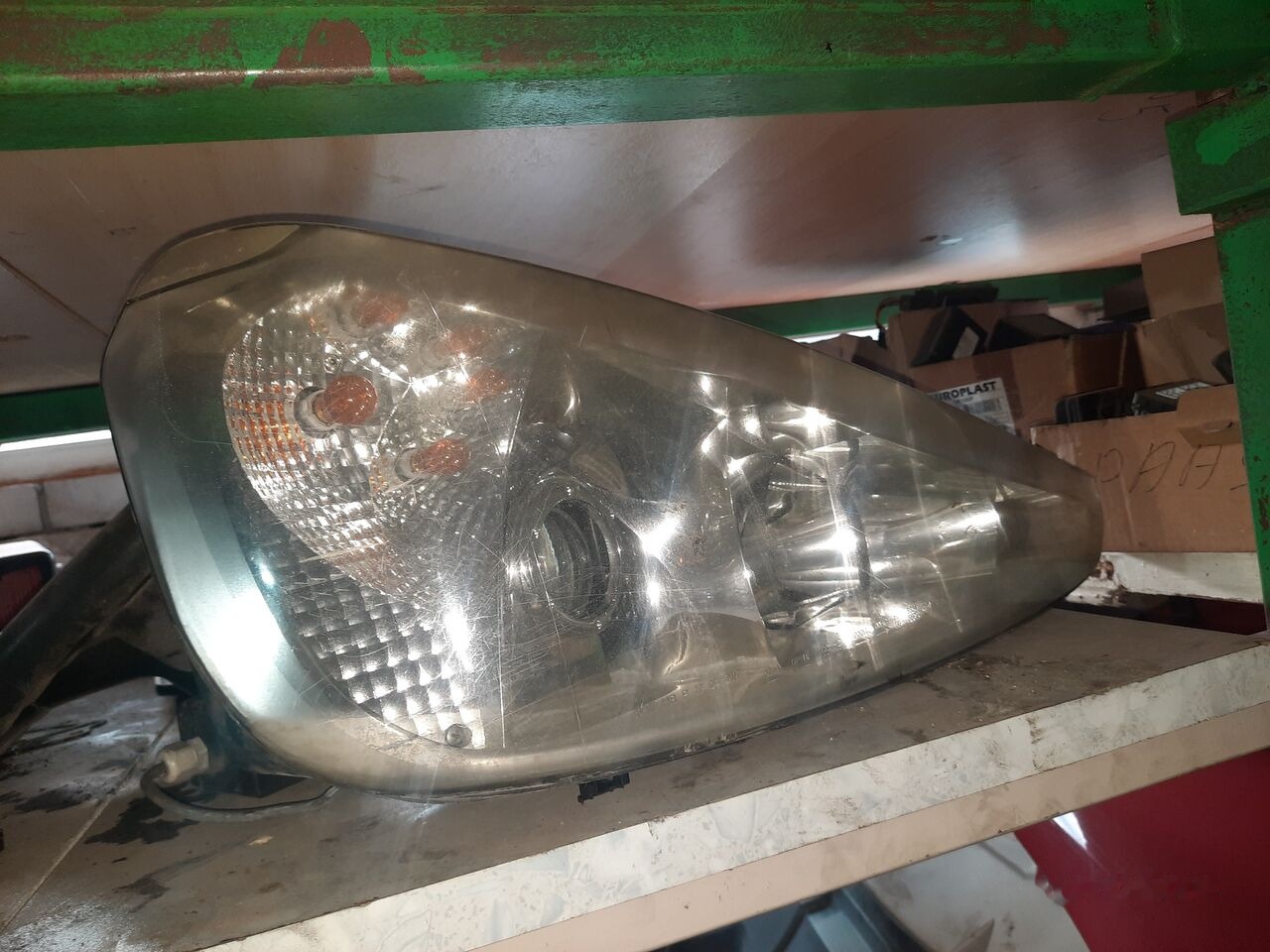 Scania Irizar Volvo. Man. Mersedes Scania - Headlight for Bus: picture 2 Scania Irizar Volvo. Man. Mersedes Scania - Headlight for Bus: picture 2