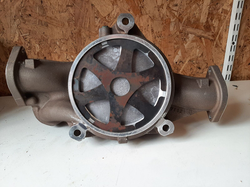 Volvo 20548812 - Coolant pump: picture 2 Volvo 20548812 - Coolant pump: picture 2