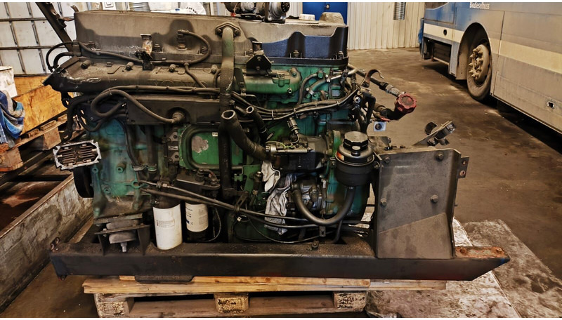 Volvo D9B380/ D9B-360 .G9A-300 D9B310. D9A.-340 - Engine: picture 1 Volvo D9B380/ D9B-360 .G9A-300 D9B310. D9A.-340 - Engine: picture 1