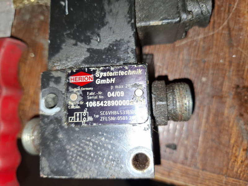 Volvo ZFLS / Herion - Hydraulic cylinder: picture 1 Volvo ZFLS / Herion - Hydraulic cylinder: picture 1