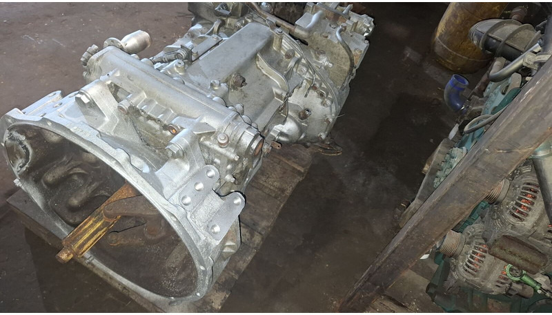 ZF GO210-6. S6 85+GV80/ S6 90 + GV90 - Gearbox: picture 3 ZF GO210-6. S6 85+GV80/ S6 90 + GV90 - Gearbox: picture 3