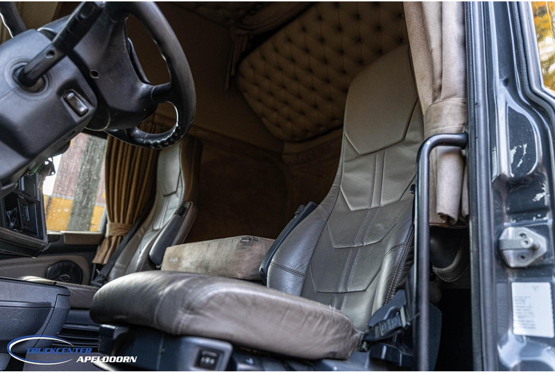 Tractor unit Scania T560 Longline, 6x2 Boogie, Retarder, Torpedo - Hauber - T serie: picture 18