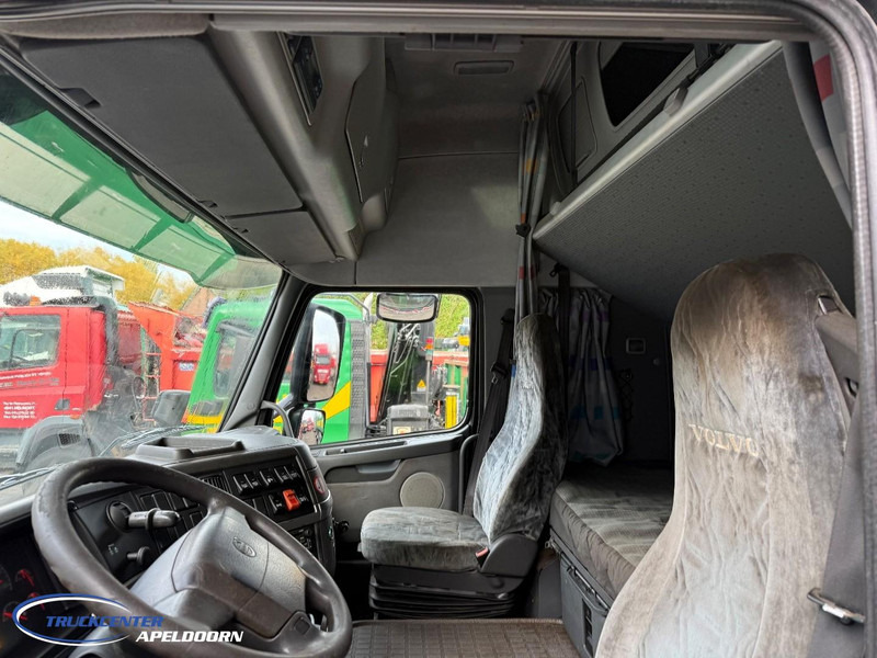 Volvo FH 12 - 460 Globetrotter XL, 770000 km! - Tractor unit: picture 5 Volvo FH 12 - 460 Globetrotter XL, 770000 km! - Tractor unit: picture 5
