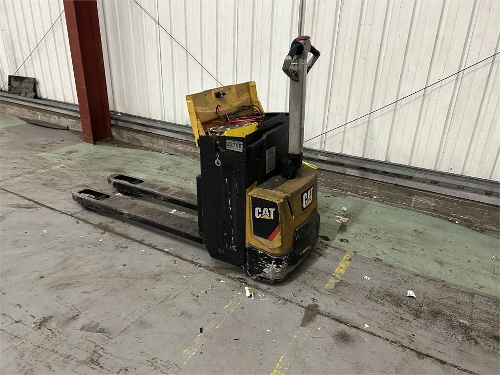 CAT NPP20N2 - Pallet truck: picture 2 CAT NPP20N2 - Pallet truck: picture 2