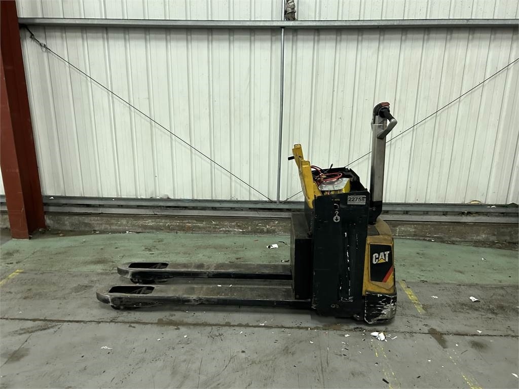 CAT NPP20N2 - Pallet truck: picture 1 CAT NPP20N2 - Pallet truck: picture 1