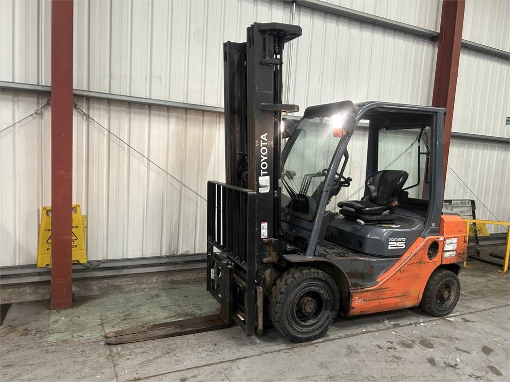 Toyota 02-8FDF25 - Diesel forklift: picture 2 Toyota 02-8FDF25 - Diesel forklift: picture 2