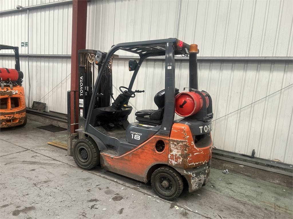 Toyota 02-8FGF18 - LPG forklift: picture 3 Toyota 02-8FGF18 - LPG forklift: picture 3