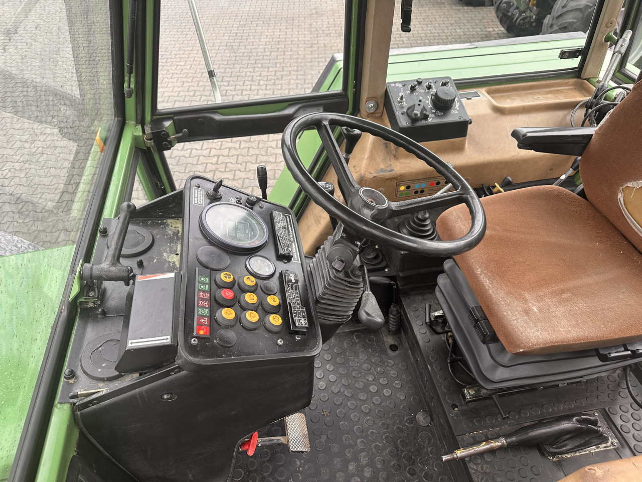 FENDT Favorit 614 LSA TURBOMATIK E - Farm tractor: picture 3 FENDT Favorit 614 LSA TURBOMATIK E - Farm tractor: picture 3