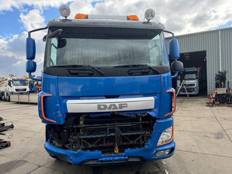 DAF CF 460 8X2 ONLY VISUAL DAMAGED // ENGINE IS RUNNING - Cable system truck: picture 2 DAF CF 460 8X2 ONLY VISUAL DAMAGED // ENGINE IS RUNNING - Cable system truck: picture 2