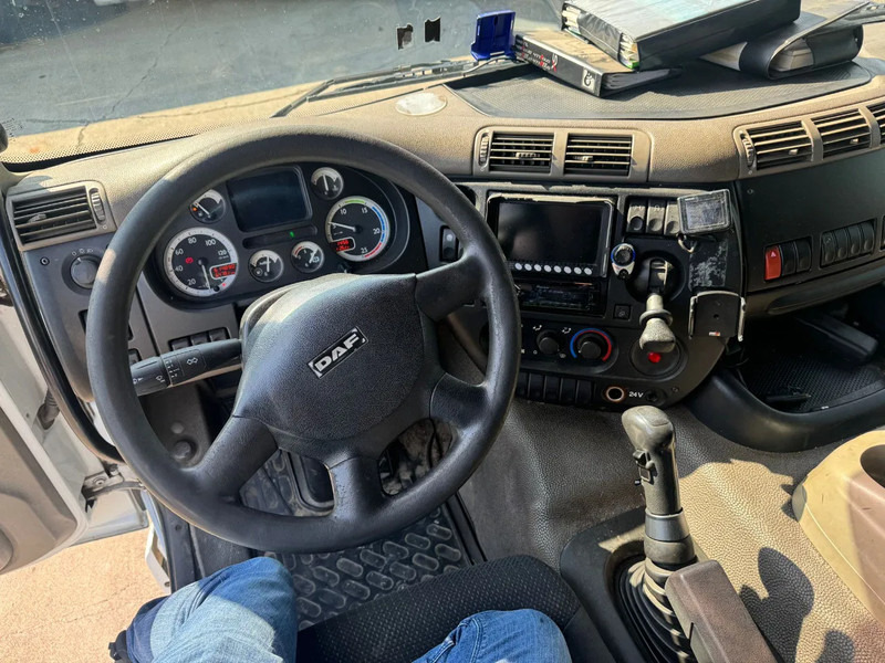 Dropside/ Flatbed truck, Crane truck DAF CF 85.360 8x2 + HIAB 422E8 REMOTE CONTROLE: picture 16