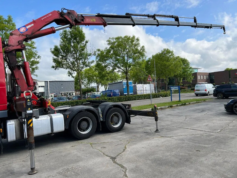 DAF XF 105.460 6X4 EURO 5 + HMF 4220 K6 + REMOTE CONTROL + RETARDER - Crane truck: picture 4 DAF XF 105.460 6X4 EURO 5 + HMF 4220 K6 + REMOTE CONTROL + RETARDER - Crane truck: picture 4