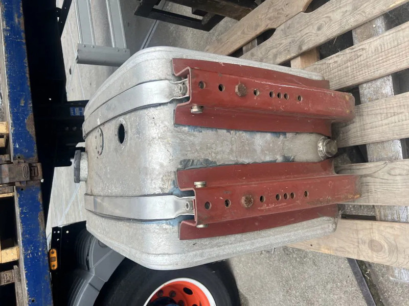 Diversen Hydrauliek tank l 70 b 45 h 62 met steunen - Hydraulics for Truck: picture 1 Diversen Hydrauliek tank l 70 b 45 h 62 met steunen - Hydraulics for Truck: picture 1