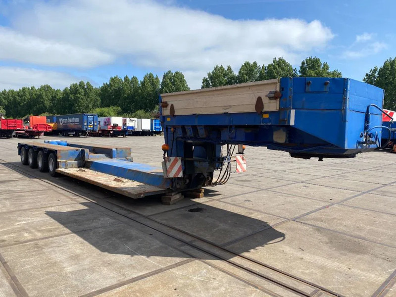 Goldhofer 4 AXEL STEERING - Low loader semi-trailer: picture 2 Goldhofer 4 AXEL STEERING - Low loader semi-trailer: picture 2