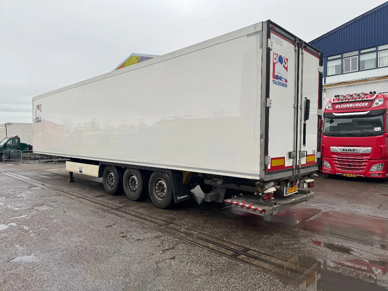 Krone SD 3 AXLE DISC BRAKES THERMO KING SLXe + DHOLLANDIA 2000kg - Refrigerator semi-trailer: picture 4 Krone SD 3 AXLE DISC BRAKES THERMO KING SLXe + DHOLLANDIA 2000kg - Refrigerator semi-trailer: picture 4
