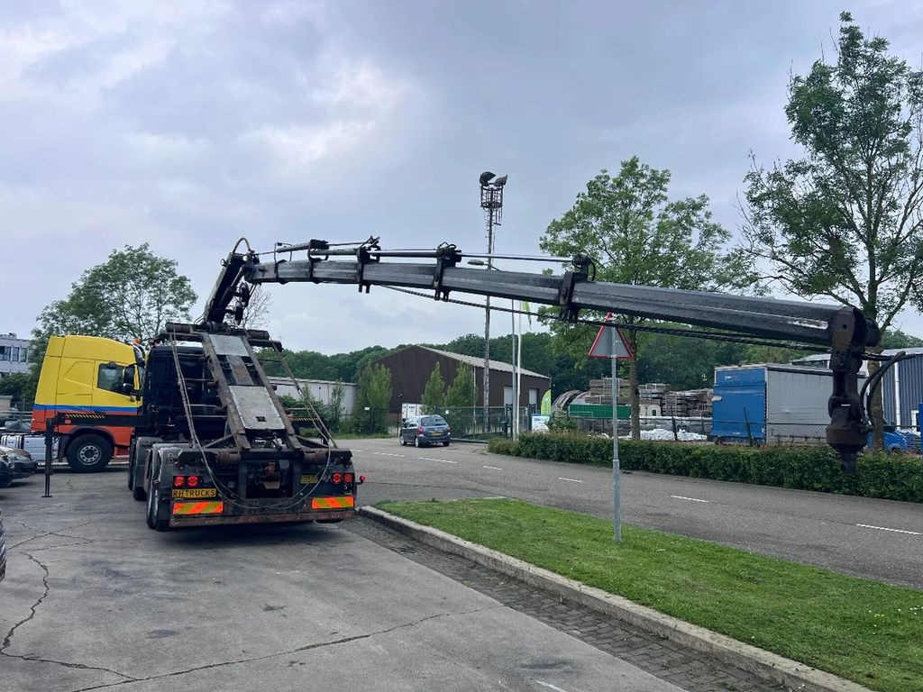 MAN TGS 35.440 8X2-4 + HIAB 220C-5 REMOTE + CABLE LI - Hook lift truck: picture 5 MAN TGS 35.440 8X2-4 + HIAB 220C-5 REMOTE + CABLE LI - Hook lift truck: picture 5