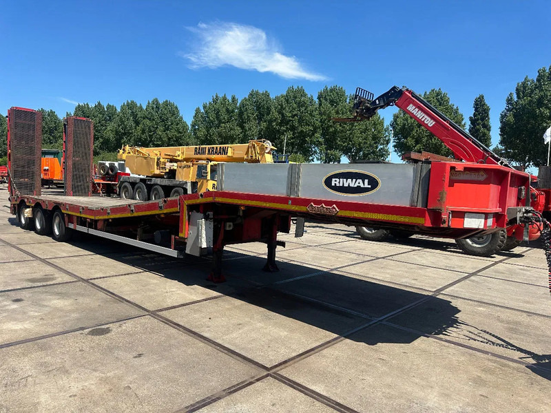 Nooteboom MCO-48-03 FORCED STEERING, 3,5 M EXTENDABLE, LIFTING DECK, WINCH, DUBBLE HYDRAULIC RAMPS - Low loader semi-trailer: picture 3 Nooteboom MCO-48-03 FORCED STEERING, 3,5 M EXTENDABLE, LIFTING DECK, WINCH, DUBBLE HYDRAULIC RAMPS - Low loader semi-trailer: picture 3