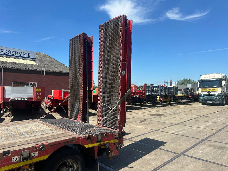 Nooteboom MCO-48-03 FORCED STEERING, 3,5 M EXTENDABLE, LIFTING DECK, WINCH, DUBBLE HYDRAULIC RAMPS - Low loader semi-trailer: picture 5 Nooteboom MCO-48-03 FORCED STEERING, 3,5 M EXTENDABLE, LIFTING DECK, WINCH, DUBBLE HYDRAULIC RAMPS - Low loader semi-trailer: picture 5