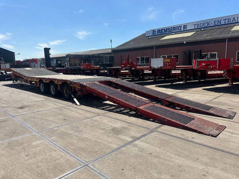 Nooteboom MCO-48-03 FORCED STEERING, 3,5 M EXTENDABLE, LIFTING DECK, WINCH, DUBBLE HYDRAULIC RAMPS - Low loader semi-trailer: picture 2 Nooteboom MCO-48-03 FORCED STEERING, 3,5 M EXTENDABLE, LIFTING DECK, WINCH, DUBBLE HYDRAULIC RAMPS - Low loader semi-trailer: picture 2