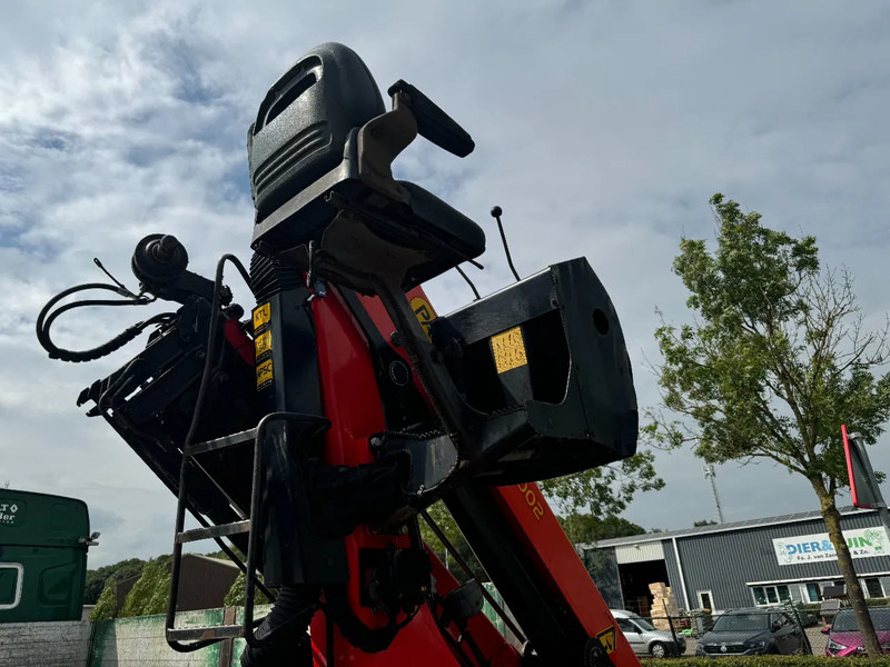 Dropside/ Flatbed truck, Crane truck Renault T HIGH 520 6X2 EURO 6 + PALFINGER PK16002 ROTOR FUNCTION: picture 20 Dropside/ Flatbed truck, Crane truck Renault T HIGH 520 6X2 EURO 6 + PALFINGER PK16002 ROTOR FUNCTION: picture 20