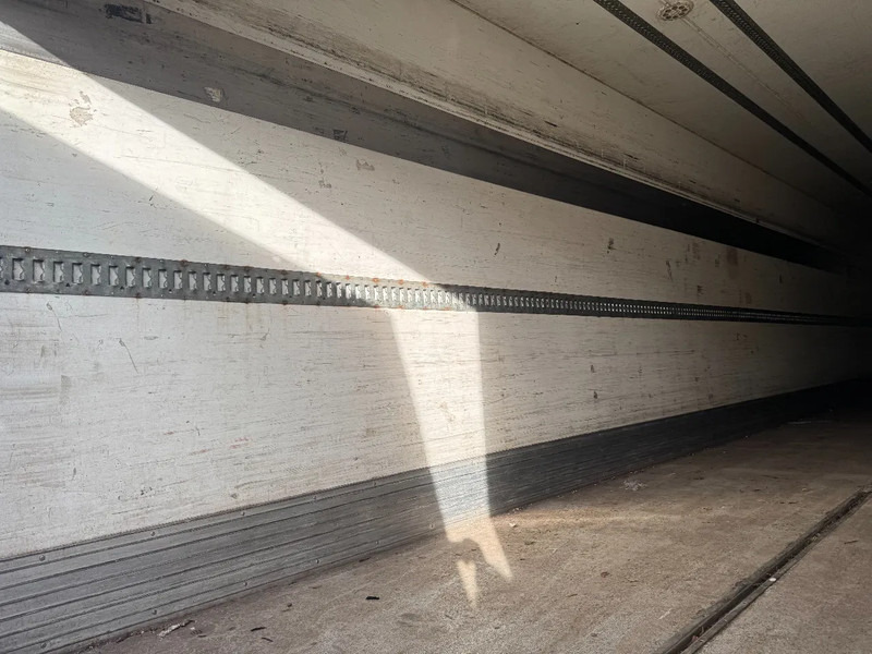 Leasing of Samro ST45FH THERMO KING SAF AXLES DISC BRAKES Samro ST45FH THERMO KING SAF AXLES DISC BRAKES: picture 10 Leasing of Samro ST45FH THERMO KING SAF AXLES DISC BRAKES Samro ST45FH THERMO KING SAF AXLES DISC BRAKES: picture 10