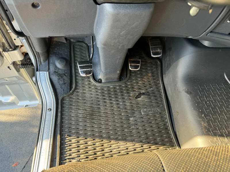 Cab chassis truck Scania R730 V8 8X4 EURO 6 BIG AXLES: picture 11