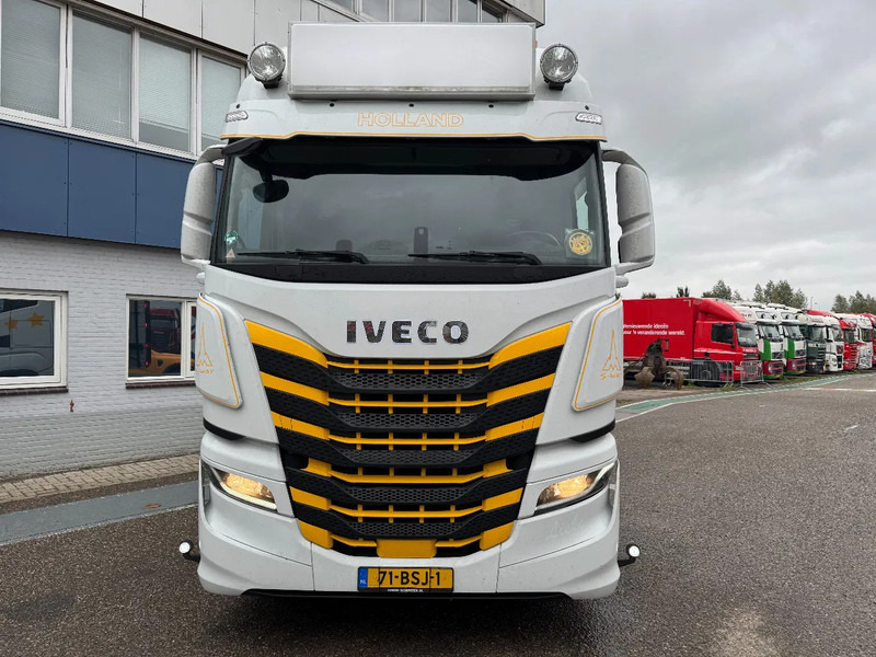 Iveco S-WAY 460 4X2 EURO 6 SKIRTS DOUBLE TANK - Tractor unit: picture 2 Iveco S-WAY 460 4X2 EURO 6 SKIRTS DOUBLE TANK - Tractor unit: picture 2