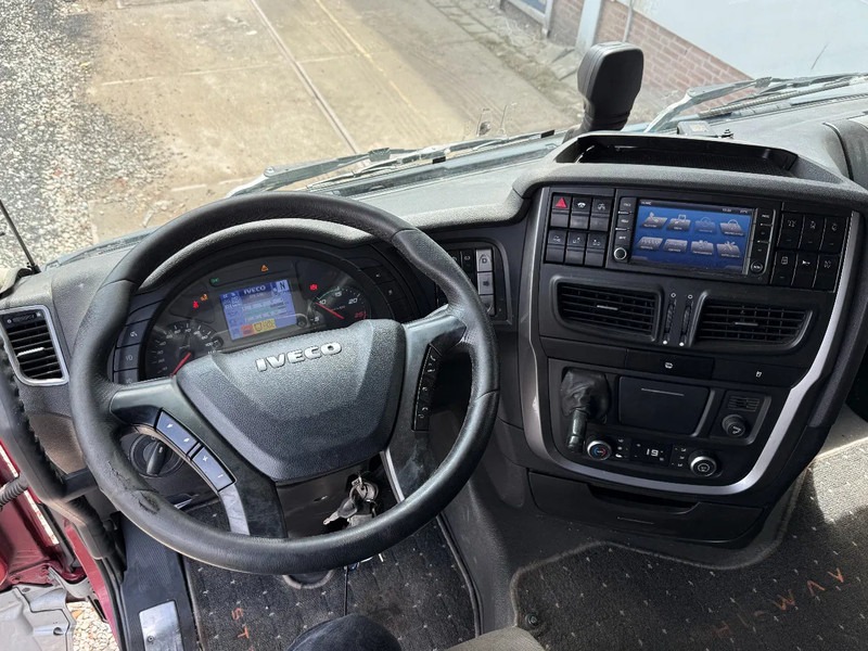 Tractor unit Iveco Stralis 500 6X2 + RETARDER + STEERING AXLE: picture 16 Tractor unit Iveco Stralis 500 6X2 + RETARDER + STEERING AXLE: picture 16