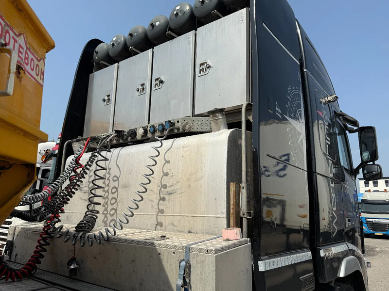 Volvo FH 16.750 8X4 - 160 TON + RETARDER - Tractor unit: picture 5 Volvo FH 16.750 8X4 - 160 TON + RETARDER - Tractor unit: picture 5