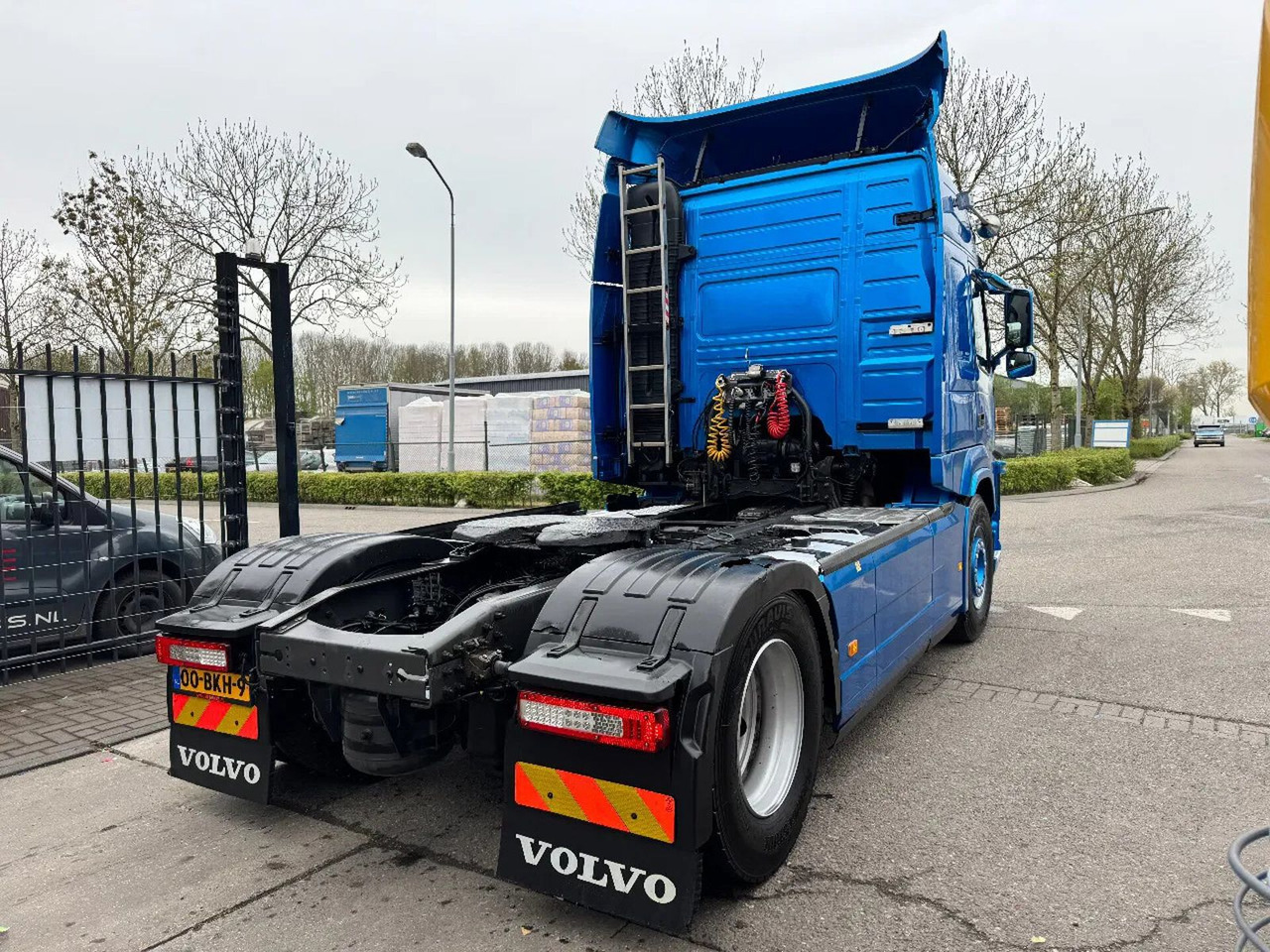 Volvo FM 370 4X2 EURO 6 SKIRTS TÜV TILL 10-2025 - Tractor unit: picture 4 Volvo FM 370 4X2 EURO 6 SKIRTS TÜV TILL 10-2025 - Tractor unit: picture 4