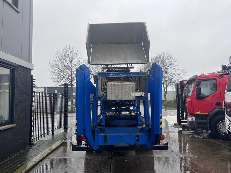 International 4600 4x2 210HP + TEUPEN hyLIFT - Truck: picture 5 International 4600 4x2 210HP + TEUPEN hyLIFT - Truck: picture 5