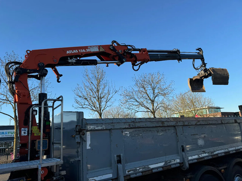 Tipper, Crane truck Volvo FM 330 6X2 - EURO 5 + ATLAS 126.3E A2 + REMOTE + LIFT/STEERING AXLE: picture 7 Tipper, Crane truck Volvo FM 330 6X2 - EURO 5 + ATLAS 126.3E A2 + REMOTE + LIFT/STEERING AXLE: picture 7