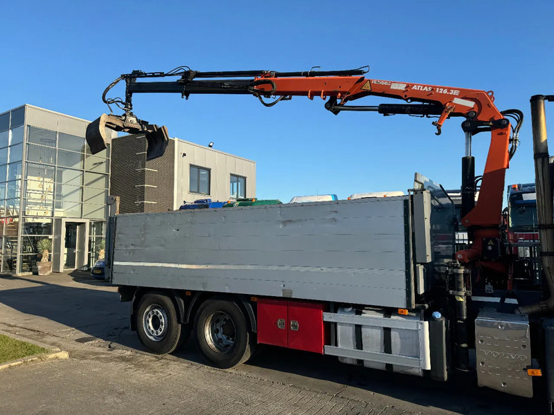 Tipper, Crane truck Volvo FM 330 6X2 - EURO 5 + ATLAS 126.3E A2 + REMOTE + LIFT/STEERING AXLE: picture 6 Tipper, Crane truck Volvo FM 330 6X2 - EURO 5 + ATLAS 126.3E A2 + REMOTE + LIFT/STEERING AXLE: picture 6