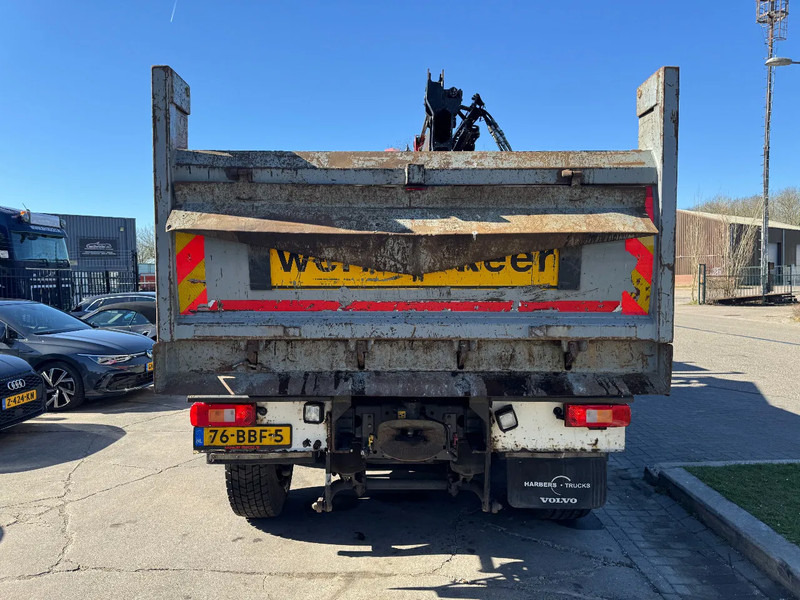 Tipper, Crane truck Volvo FM 330 6X2 - EURO 5 + ATLAS 126.3E A2 + REMOTE + LIFT/STEERING AXLE: picture 13 Tipper, Crane truck Volvo FM 330 6X2 - EURO 5 + ATLAS 126.3E A2 + REMOTE + LIFT/STEERING AXLE: picture 13