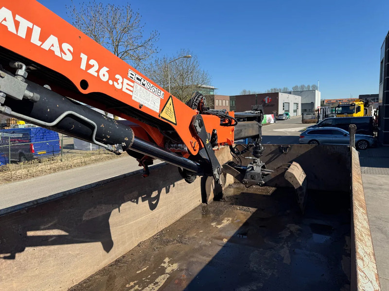 Tipper, Crane truck Volvo FM 330 6X2 - EURO 5 + ATLAS 126.3E A2 + REMOTE + LIFT/STEERING AXLE: picture 19 Tipper, Crane truck Volvo FM 330 6X2 - EURO 5 + ATLAS 126.3E A2 + REMOTE + LIFT/STEERING AXLE: picture 19