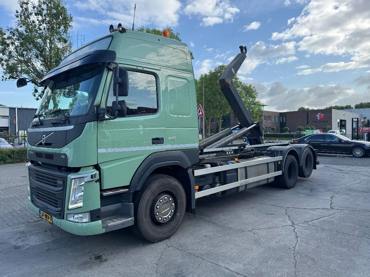 Volvo FM 410 6X2 EURO 6 VDL 21T HOOK - Hook lift truck: picture 1 Volvo FM 410 6X2 EURO 6 VDL 21T HOOK - Hook lift truck: picture 1