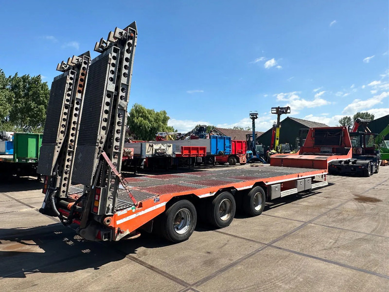 Zanner STL 45, 2 AXLE FORCED STEERING,LIFTING DECK, REMOTE CONTROL, WINCH, DUBBLE HYDRAULIC RAMPS - Low loader semi-trailer: picture 3 Zanner STL 45, 2 AXLE FORCED STEERING,LIFTING DECK, REMOTE CONTROL, WINCH, DUBBLE HYDRAULIC RAMPS - Low loader semi-trailer: picture 3