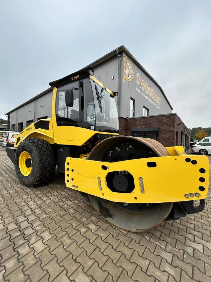 Bomag BW 211 D-5  - Compactor: picture 1 Bomag BW 211 D-5  - Compactor: picture 1
