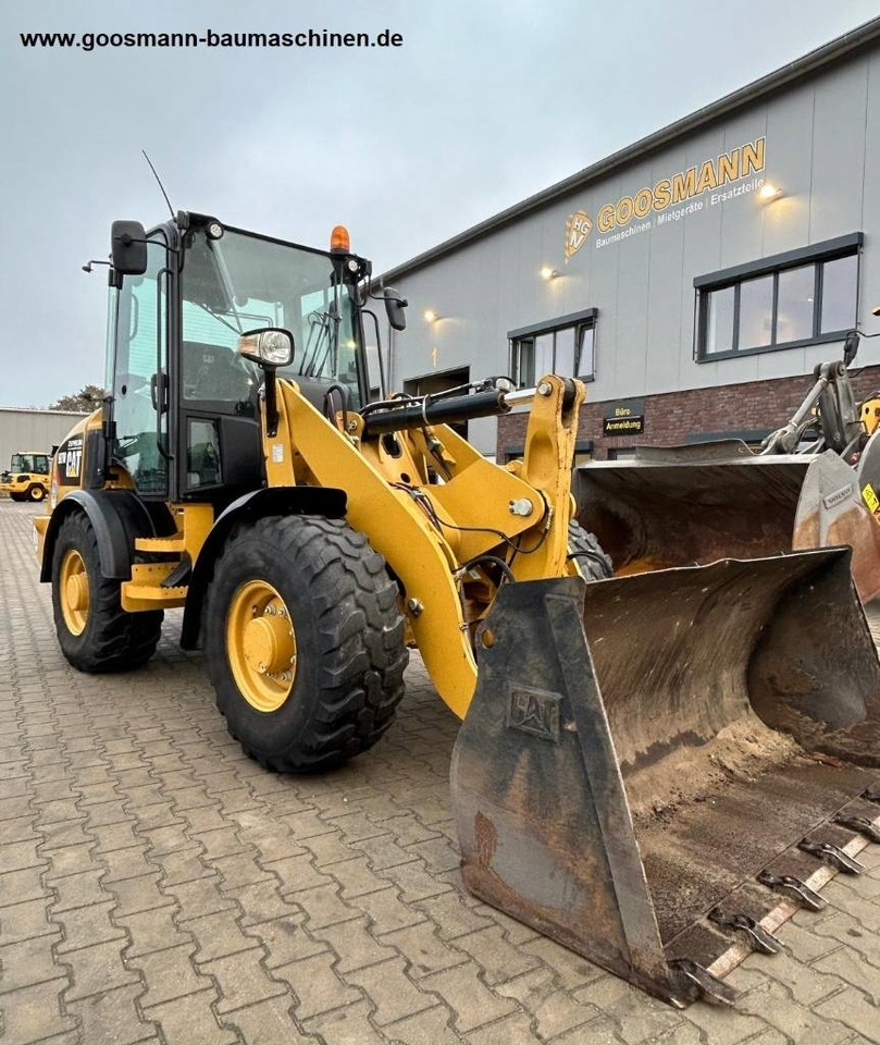 CAT 907 M - Wheel loader: picture 1 CAT 907 M - Wheel loader: picture 1
