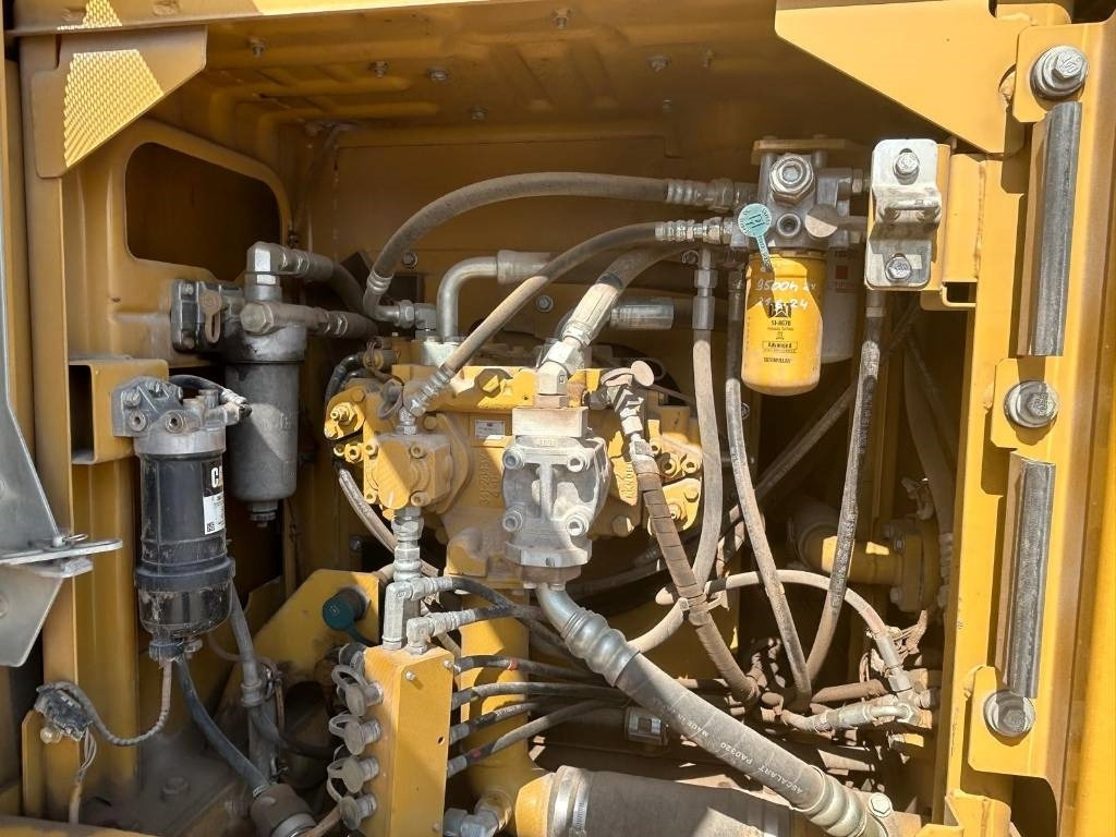 Crawler excavator CATERPILLAR 320 EL: picture 6