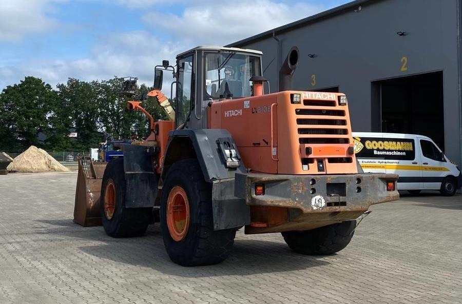Hitachi LX 210 E  - Wheel loader: picture 5 Hitachi LX 210 E  - Wheel loader: picture 5