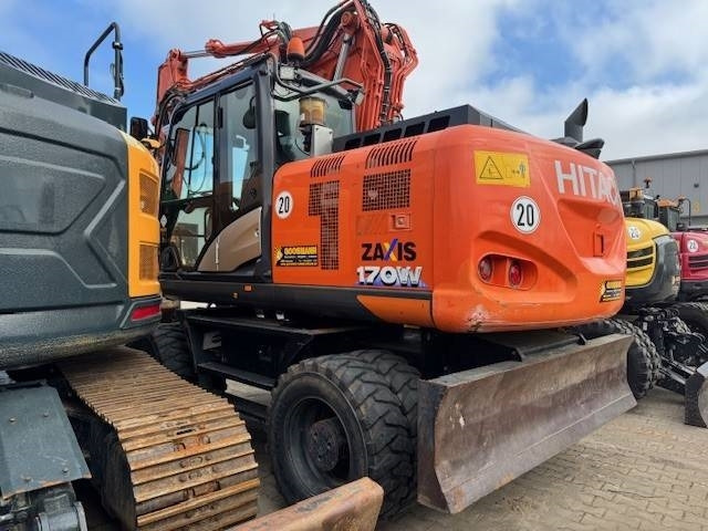 Hitachi ZX 170 W - Wheel excavator: picture 3 Hitachi ZX 170 W - Wheel excavator: picture 3