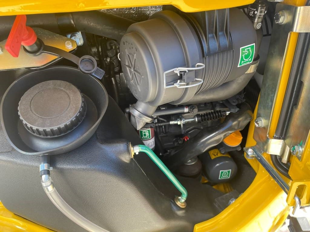 KOMATSU PC16 - Mini excavator: picture 4 KOMATSU PC16 - Mini excavator: picture 4