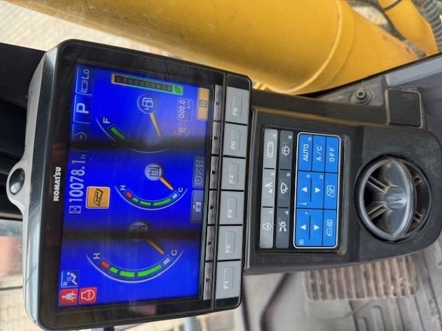 Crawler excavator Komatsu PC 240 NLC-10: picture 9