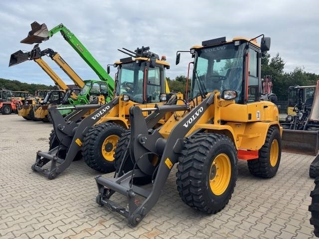 Volvo L 30 HS Klima - Wheel loader: picture 1 Volvo L 30 HS Klima - Wheel loader: picture 1
