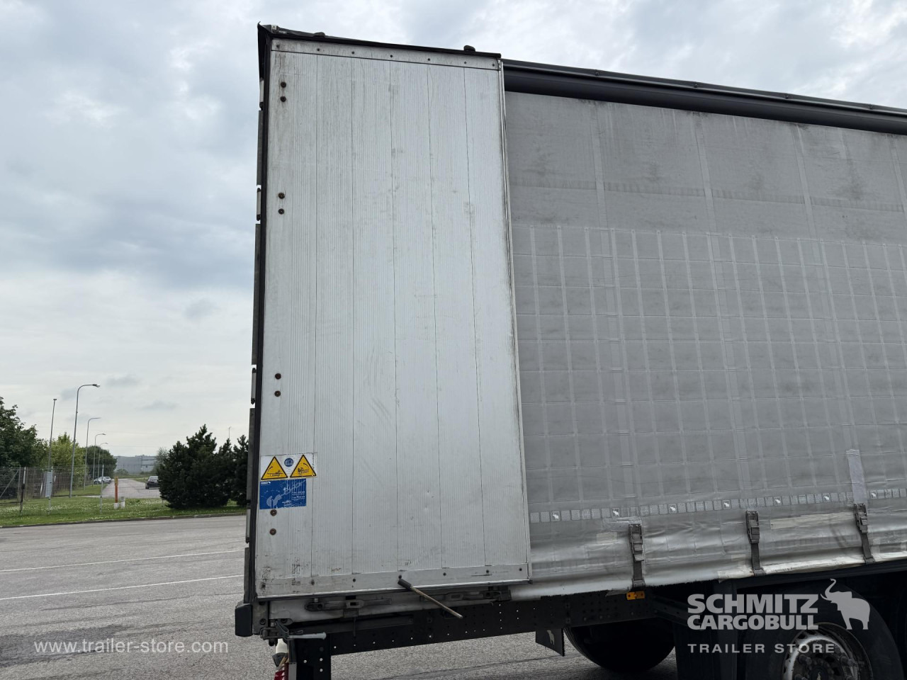 SCHMITZ Curtainsider Standard - Curtainsider semi-trailer: picture 3 SCHMITZ Curtainsider Standard - Curtainsider semi-trailer: picture 3