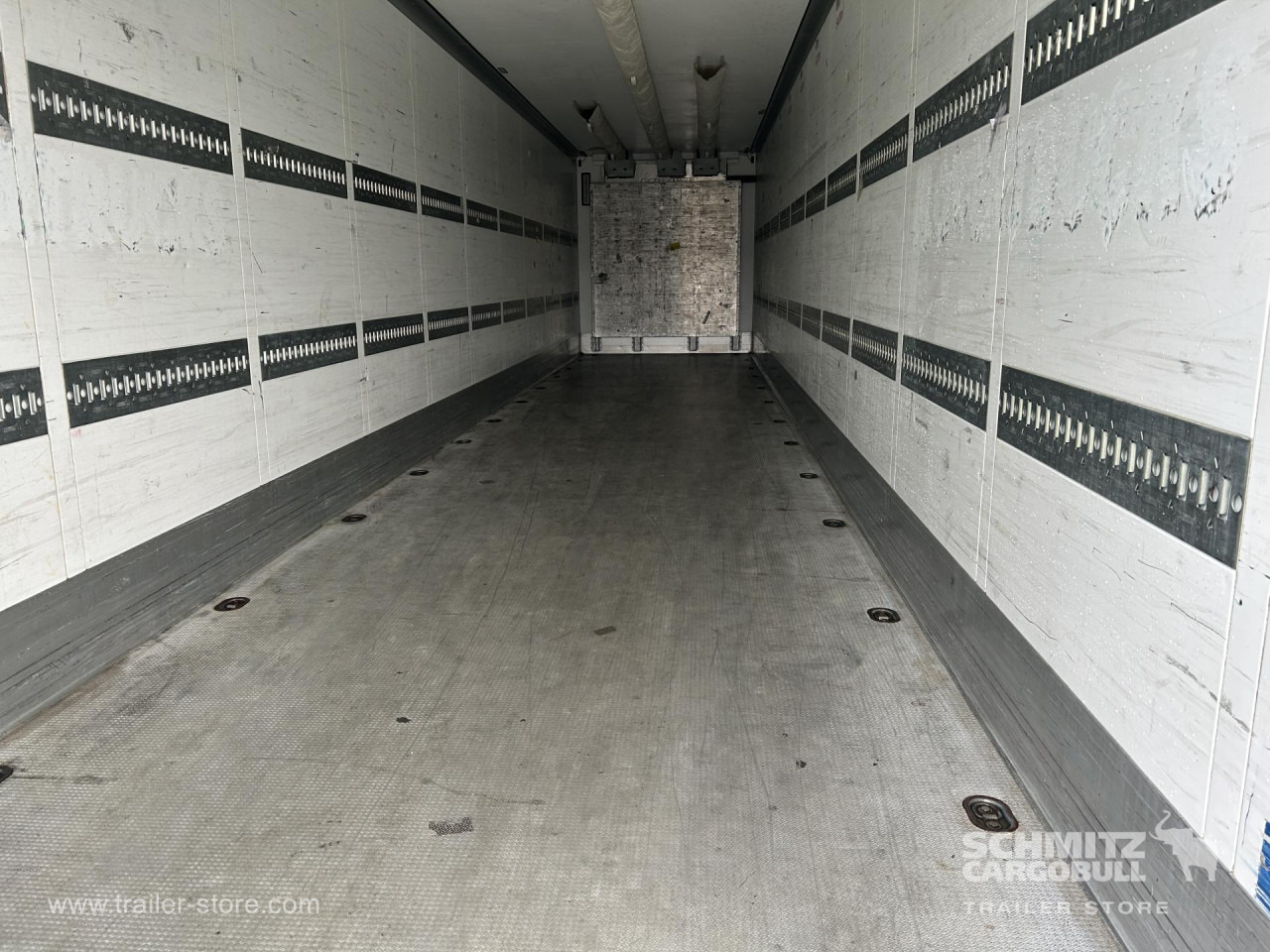 SCHMITZ Reefer Multitemp Taillift - Isothermal semi-trailer: picture 2 SCHMITZ Reefer Multitemp Taillift - Isothermal semi-trailer: picture 2