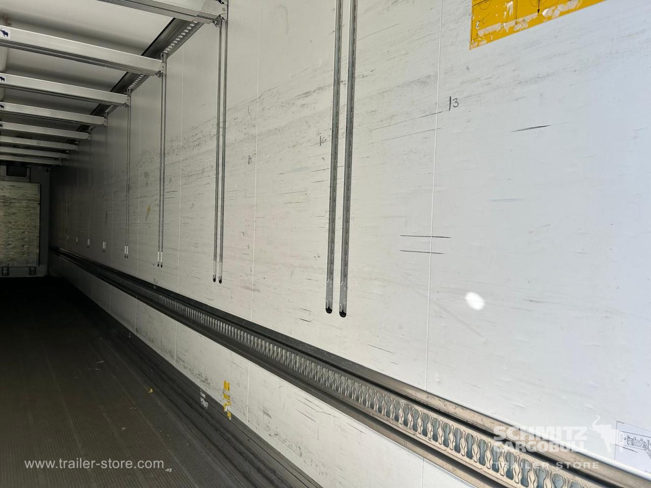 Isothermal semi-trailer SCHMITZ Reefer Standard Double deck Taillift: picture 14